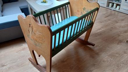 Drevena koliska rucna praca, šírka (cm): 55,dĺžka (cm): 90