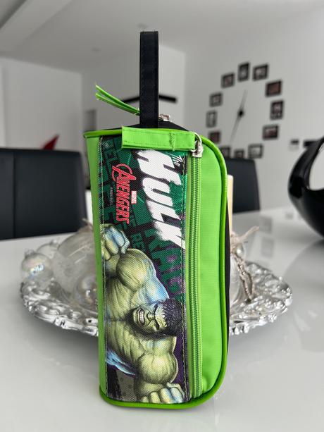 Avangers peracnik s pastelkami, 