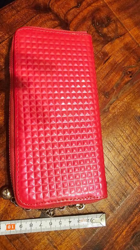 Ružobá peňaženka, 