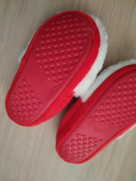 Mikulasske papuce, 26