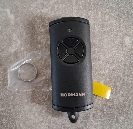 Ovládač na bránu,