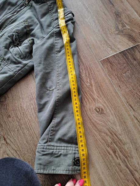 Prechodná bundička do pása, 134