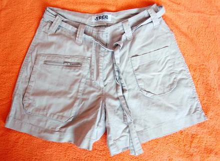Šortky, s