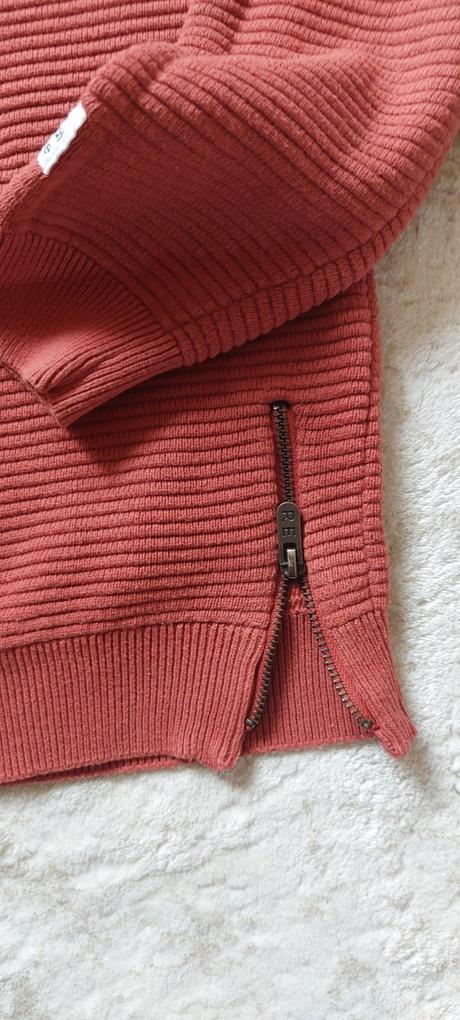 Vrúbkový svetrík, reserved,122