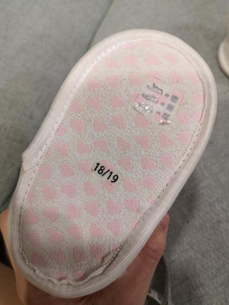 Capačky/papučky, 18