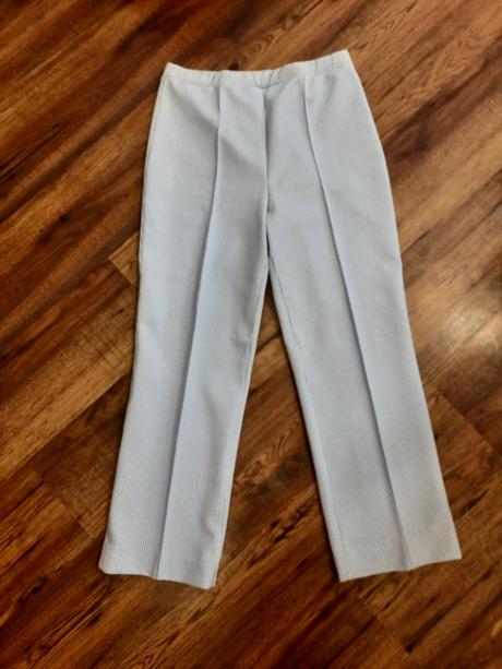 Pásikované nohavice, 38