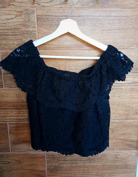 Čipkovaný crop top, gate,l