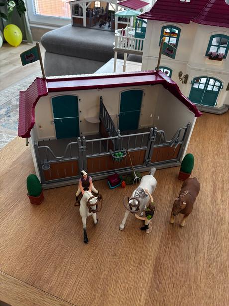 Domček schleich,