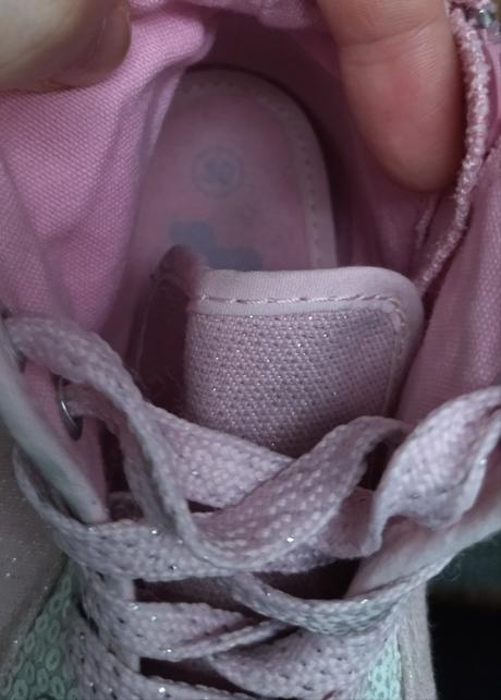 Členkové tenisky, 30