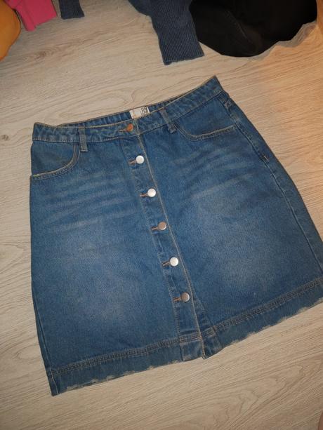 Dámska sukňa na gombíky m, m