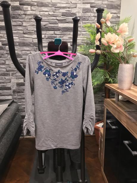 Mikina s výšivkou c&a, c&a,xs