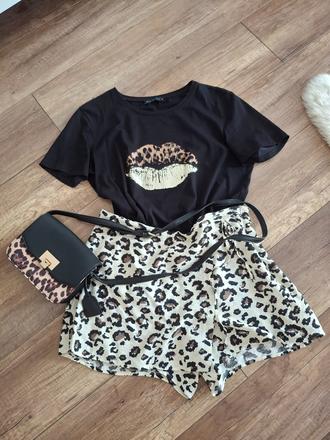 Leopardie viskozove šortky- kraťasy , krásne zošti, reserved,xl