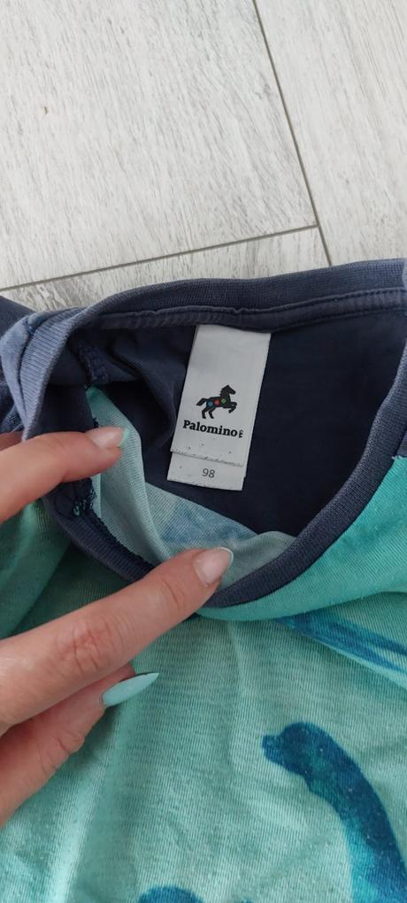 Tričká na donosenie, 98