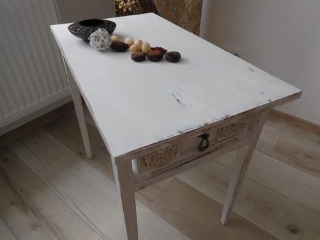 Stolík príručný drevený,, 