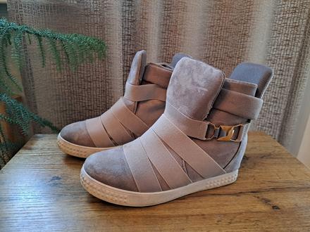 Čižmičky 35/36, 36