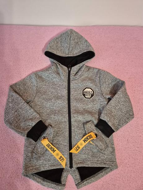 Hrubšia mikina, 104