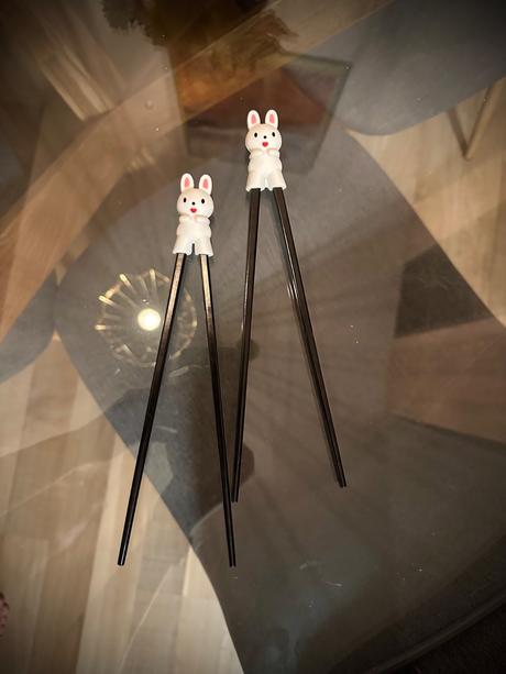 Paličky na čínu s pomocníkom,