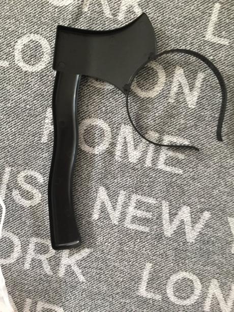 Kostym krvava zastera, noz a sekera 12-15 rokov, 