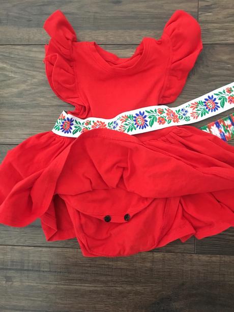 Krásne handmade body-šaty, 68