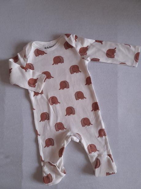 Krémové body so sloníkmi, basics,62