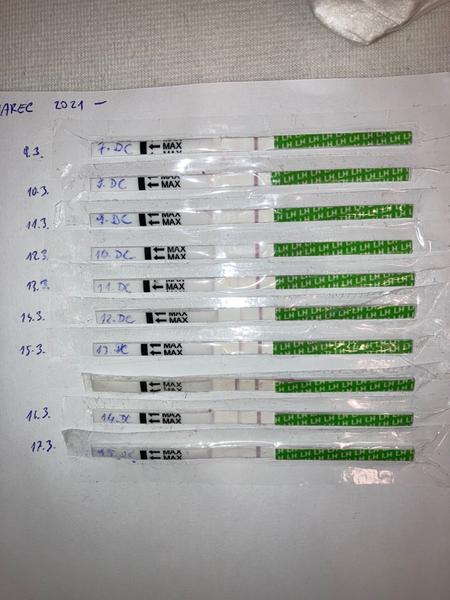 Fotky mojich ovulačných testov