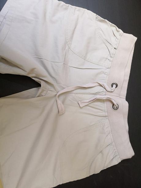 Bavlnené kraťasy, c&a,42