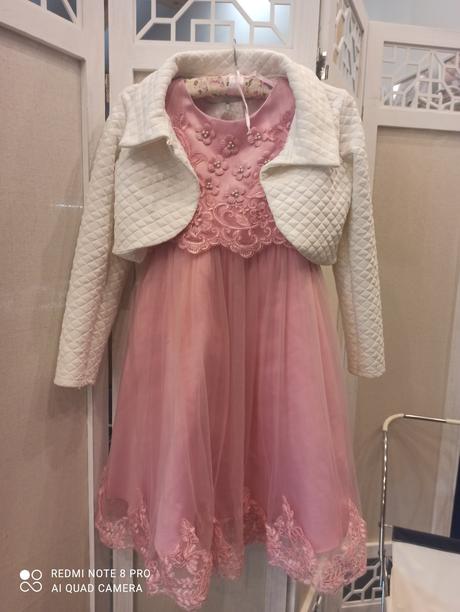 Spoločenské šaty, 146