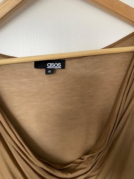 Jemné asymetrické tričko asos, s