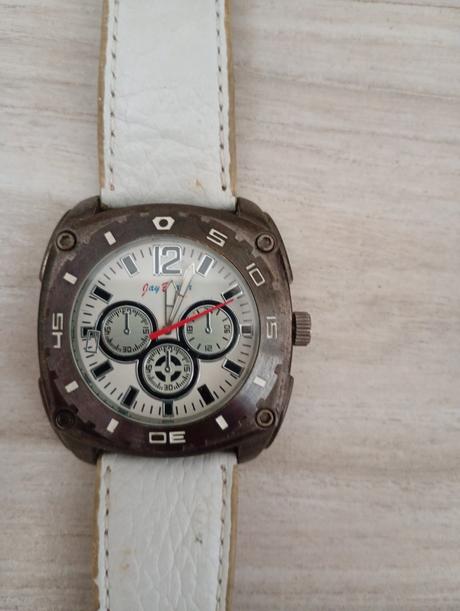 Predám pánske hodinky, 