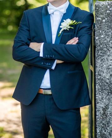 Smokingový svadobný/spoločenský oblek, 54