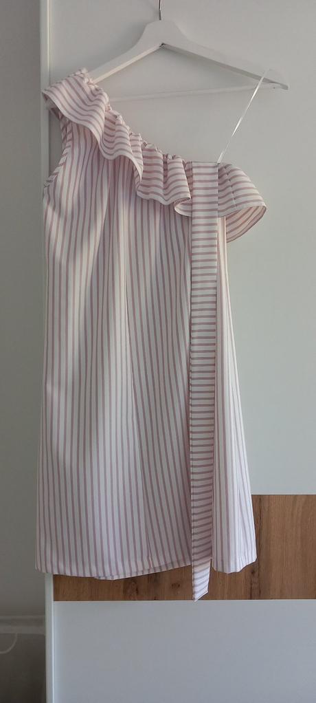 Ružové šaty na jedno rameno, 38