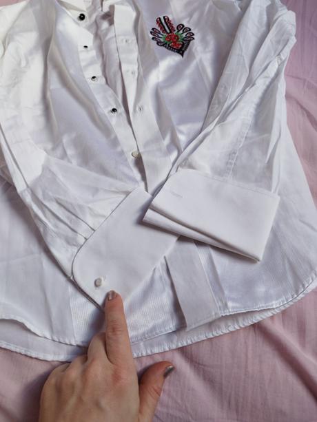 Krojova biela košeľa, 39