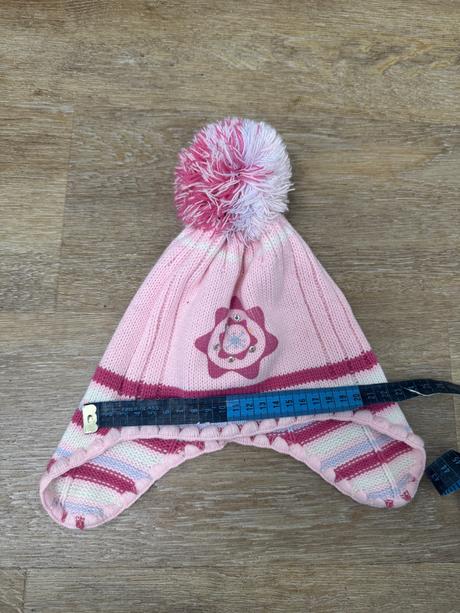 Čiapka s brmbolcom, 104