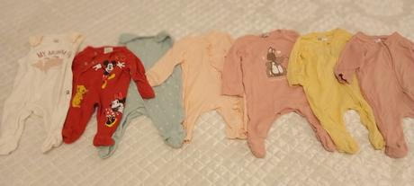 Body, súpravy, pyžamá,perinka, čiapočky a fusak, 50–62