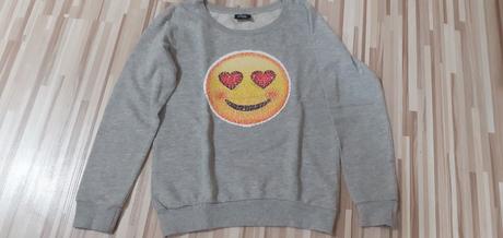 Mikina s dvojitým smajlikom, 146