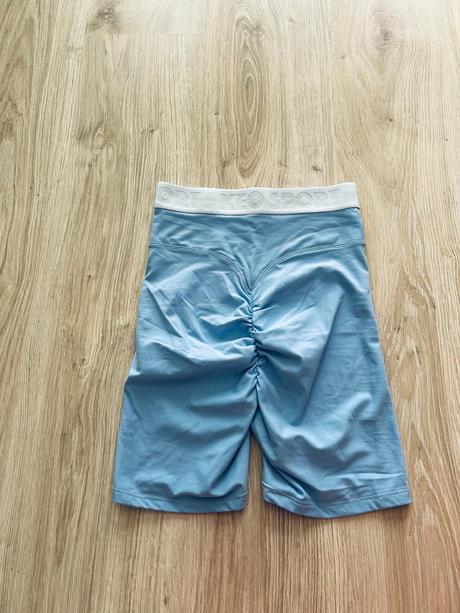 Krásne šortky s nariasením značky keo, s