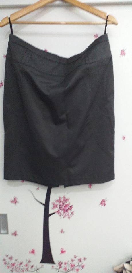 Kostym sukňový, 46