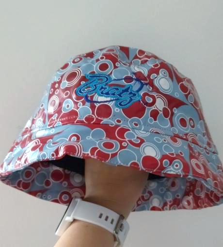 Gumený klobúčik bratz, 104