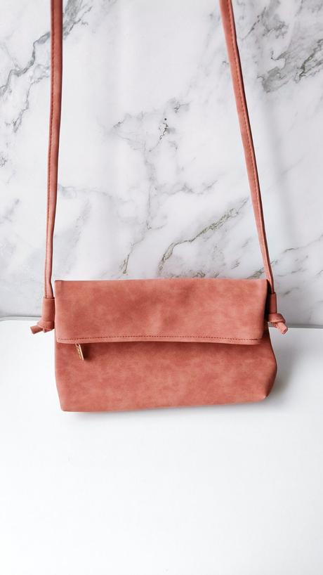 Pupa kabelka ružová, 