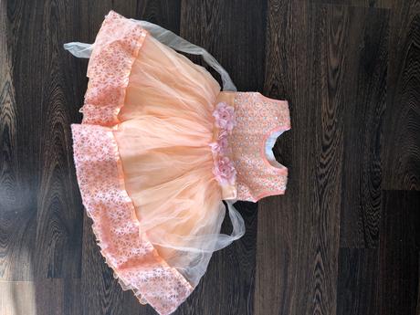 Slávnostné šatky, 74