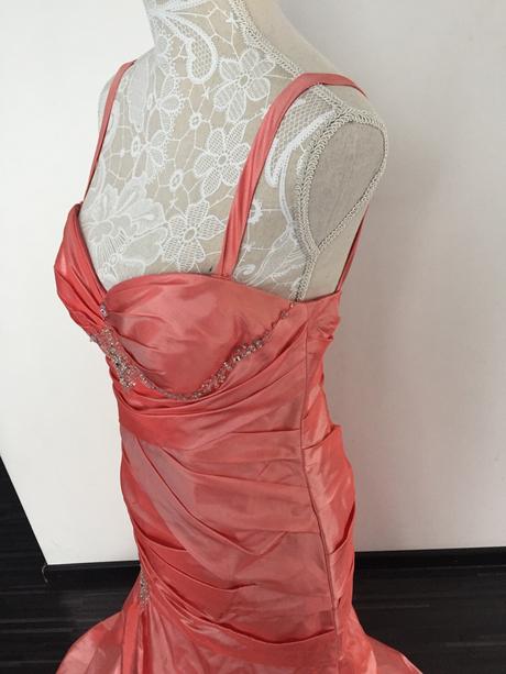 Spoločenské šaty, m