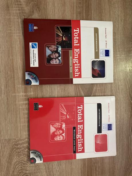 Kniha new total english intermediate, 