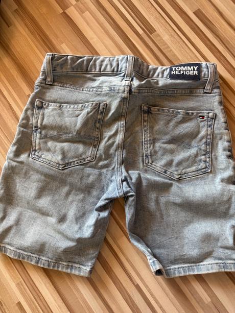 Kratasy th, tommy hilfiger,176