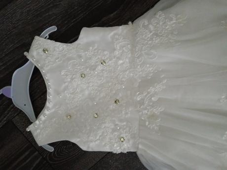 Slávnostné šaty, 104