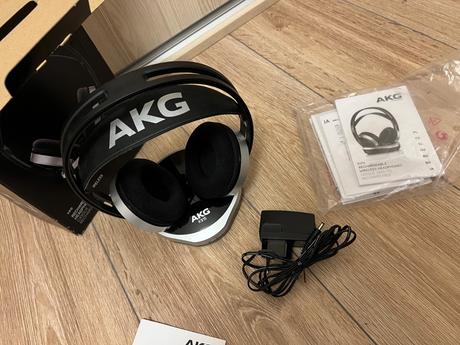 Slúchadlá akg k915 bezdrotove - nepoužite, 