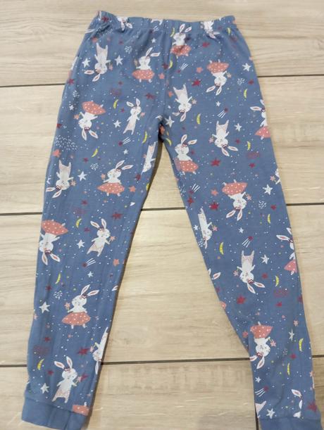 Pyžamo 110/116, lupilu,110