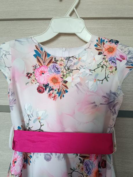 Dievčenské kvetinové šaty 128, 128