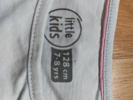 Balík veci 128 7- 8 rokov, 122–134