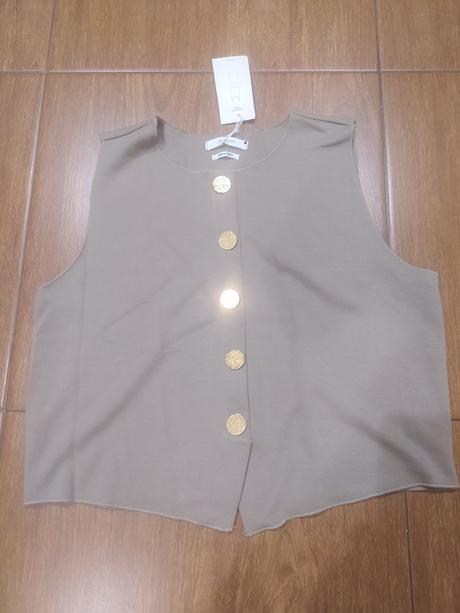 Upletova vesta, reserved,l