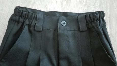 Spoločenské nohavice, 104